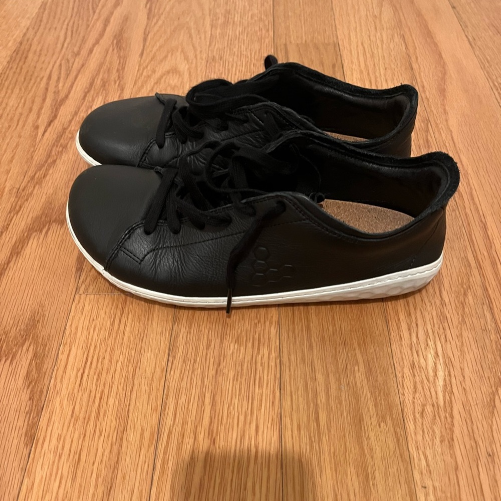 Vivobarefoot Geo Court III